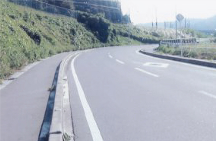道路 昼